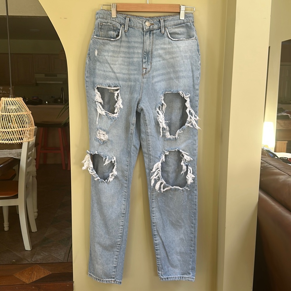 BDG Ripped Mom High Rise Jeans- Size 29